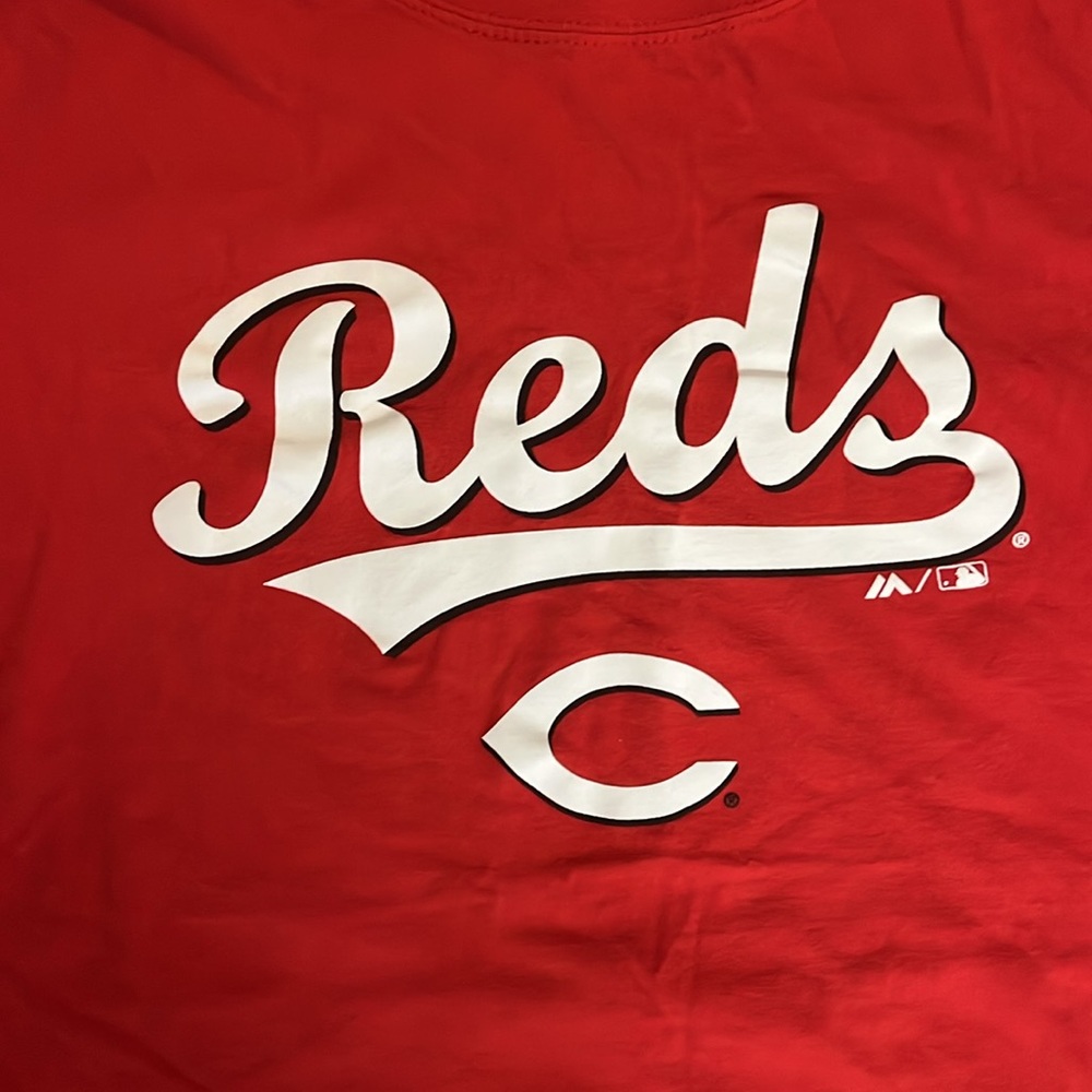 Men’s medium Reds T - Picture 2 of 3